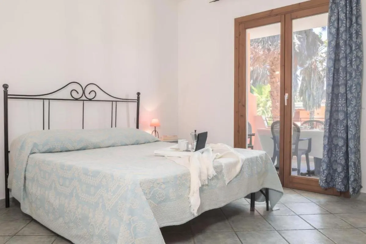 The Tranquil Palau Green Village 1 Bedroom Sleeps 4 Child 0*,  Italy