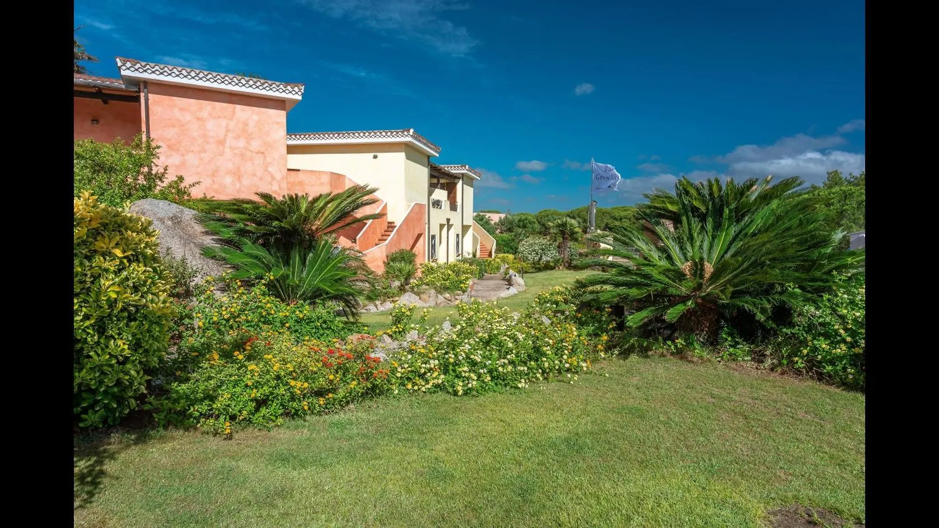 Apartment The Tranquil Palau Green Village 1 Bedroom Sleeps 4 Child Italy